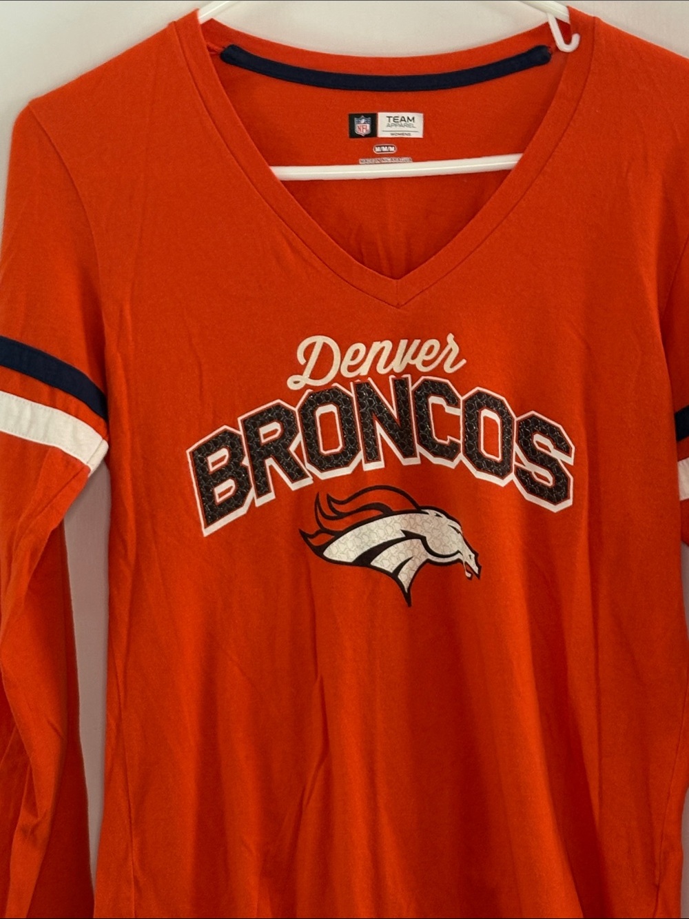 NFL Denver Broncos long sleeve v-neck t-shirt glitter logo Size Medium - Picture 2 of 8